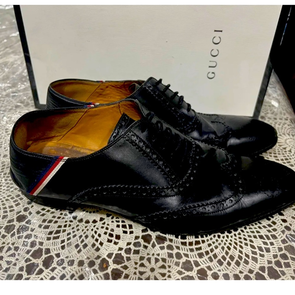 Gucci Men's Perforated Black Leather Stripe Logo Oxford Shoes N1154 Size 11 box